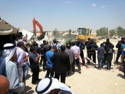 Demolition of the new mosque in Al-Arakib, 12 June 2014